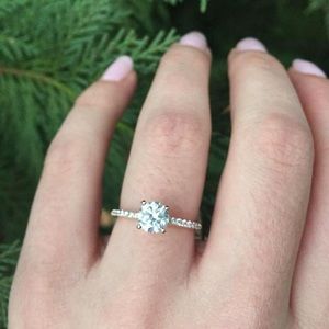 Engaged rings white gold